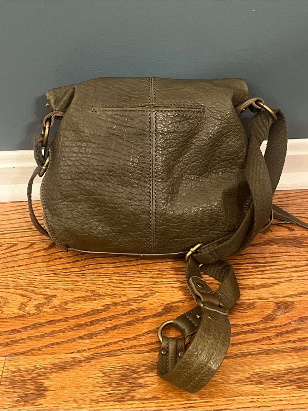 The Sak Silverlake Olive Green Studded Leather Crossbody - Picture 2 of 9